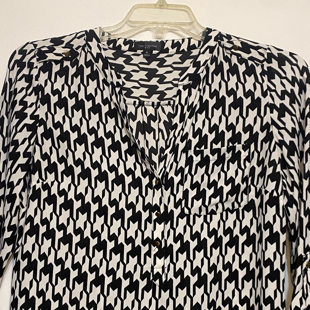 New York & Company Black and White Houndstooth Blouse